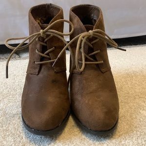 Hot Tomato women’s size 6.5 heeled ankle booties